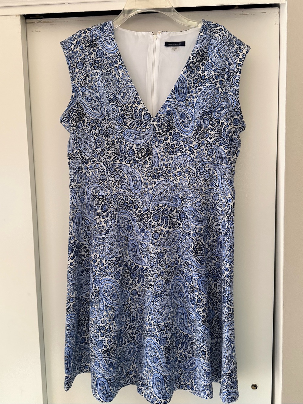 Tommy Hilfiger Blue and White Paisley V-Neck Midi Dress